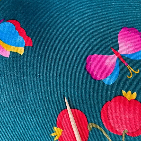 Gucci Vintage Silk Scarf 34” Floral Butterfly Baroque Green Multicolor - Picture 10 of 12